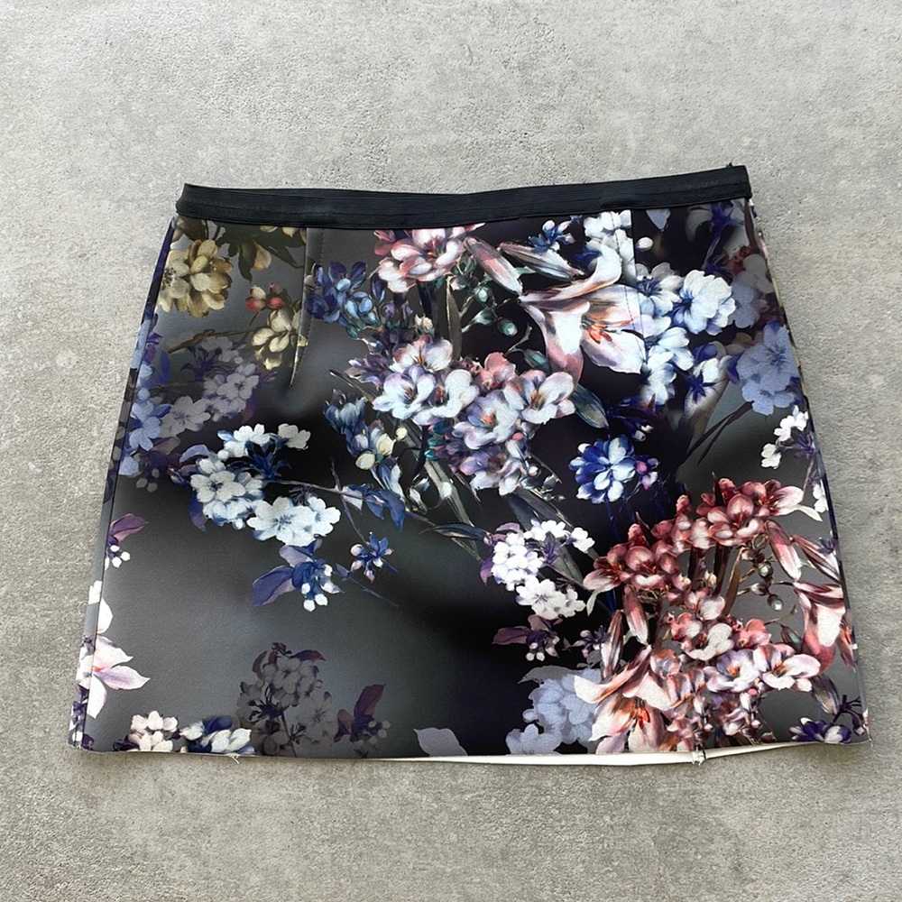 Top shop Mini Skirt, Floral Print, Size 6/ Small